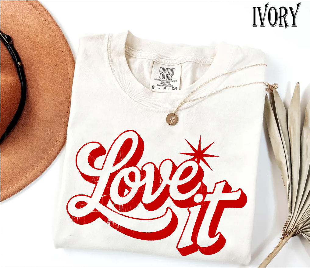 “love it” Retro Script Tee